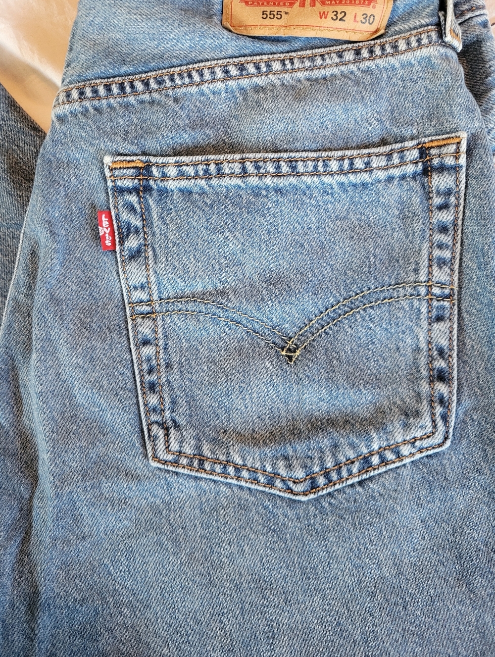 Levi’s 555 Relaxed Straight Jeans Men’s W32 L30 Medium Wash Classic Denim - Picture 4 of 13